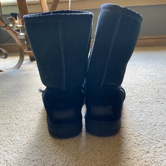 Black suede Uggs black size 6 - Picture 3 of 7